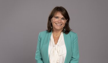 Directora del Centro Estudios Financieros expuso ante la Comisión de Trabajo y Seguridad Social del Congreso