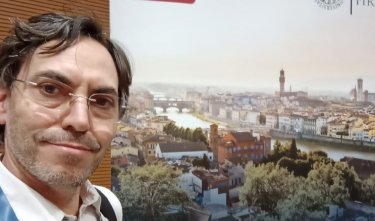 Profesor Álvaro Espejo presenta investigación sobre propósito organizacional en conferencia internacional