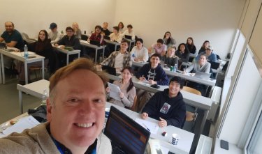 Profesor Juan Nagel fortalece la proyección internacional del ESE con docencia en universidades europeas